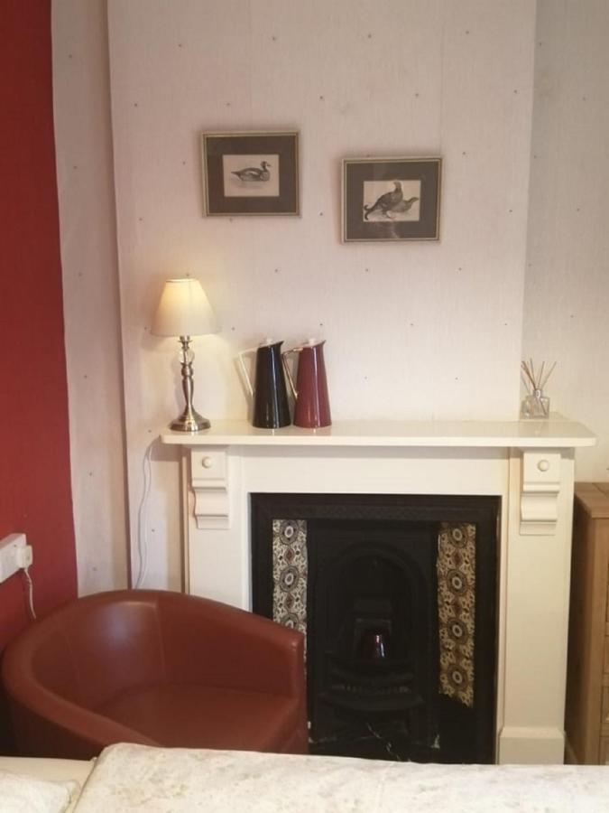 Lion Hotel Llanbister エクステリア 写真