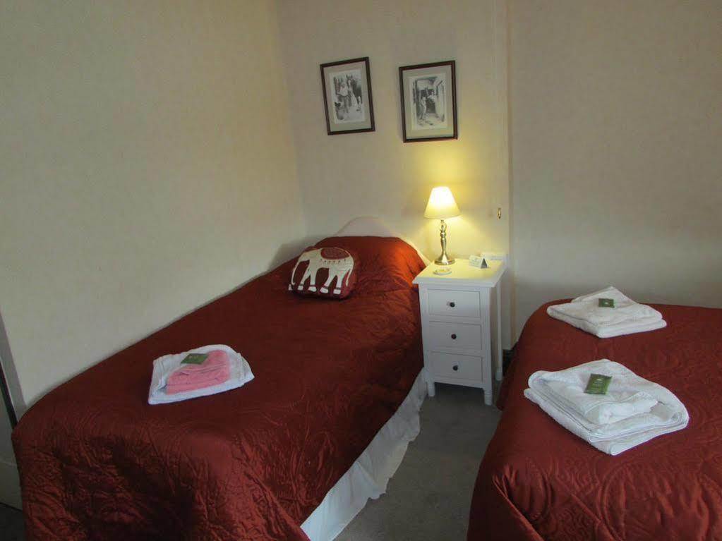Lion Hotel Llanbister エクステリア 写真